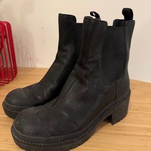 Marc Jacobs Chelsea dipped boots black size 39